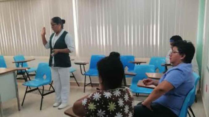 Retienen a personal médico en Oaxaca por temor a contagios de COVID-19 . Noticias en tiempo real