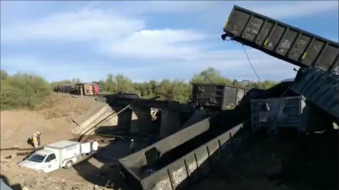 Un muerto y dos heridos al descarrilar un tren en Sonora. Noticias en tiempo real