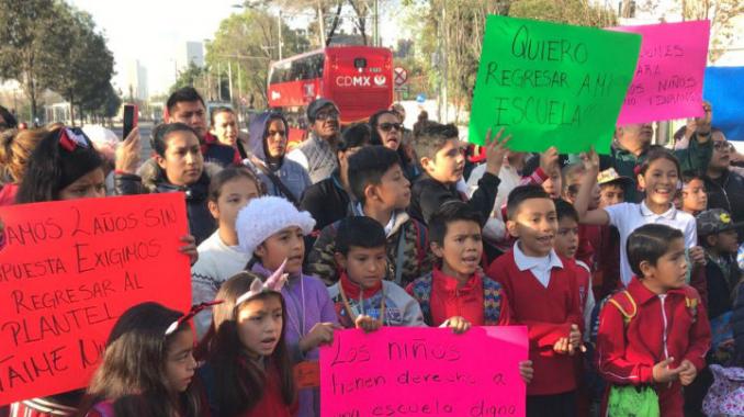Estudiantes de primaria piden a autoridades les permitan regresar a su primaria. Noticias en tiempo real