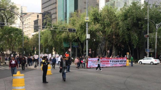 Integrantes del SME y ANUEE protestan frente a Gobernación. Noticias en tiempo real