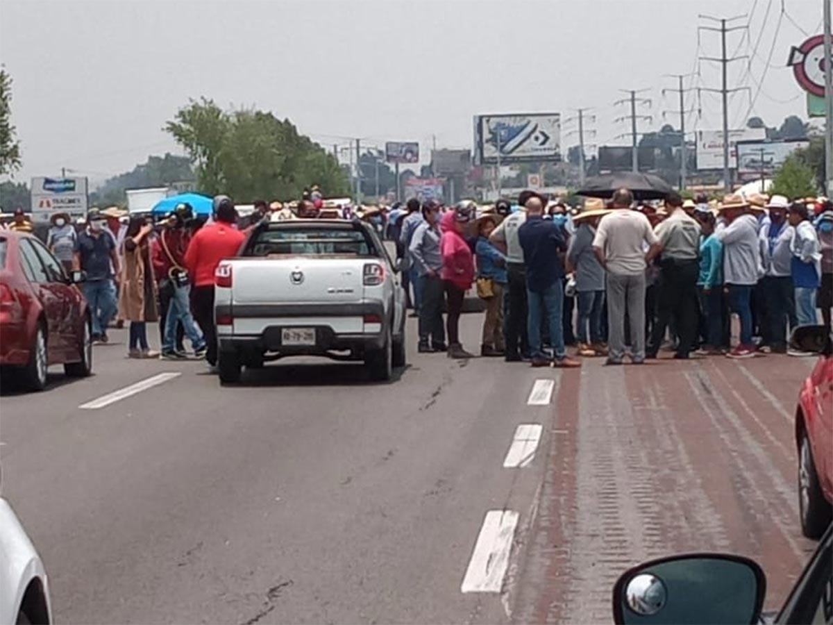 Vecinos de Coronango bloquean la autopista México-Puebla. Noticias en tiempo real
