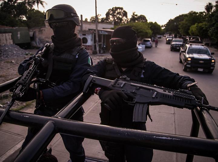 Policías enfrentan a convoy de sicarios en Nogales Foto archivo: Cuartoscuro
