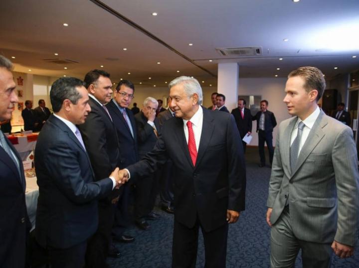 López Obrador se reúne con la Conago 