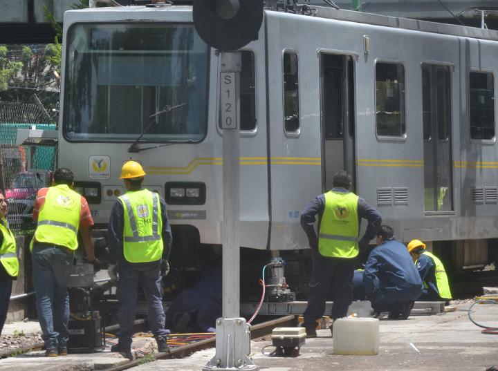 Reparar vías del tren ligero cuesta más de 300 mdp. Foto: Cuartoscuro