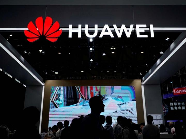 Huawei niega conocer 'delito' de su directiva arrestada en Canadá