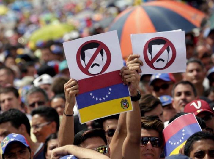 Venezuela a punto del colapso tras 20 años de gobierno chavista