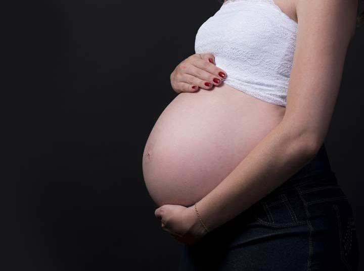 Mujeres, con derecho a decidir condiciones del parto: CDHCDMX