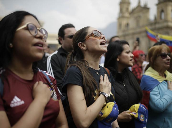 Casi mil personas fueron detenidas tras protestas en Venezuela
