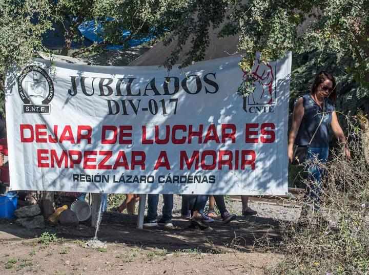 Fiscalía cita a dirigentes de la CNTE en Michoacán; amenazan con escalar protestas