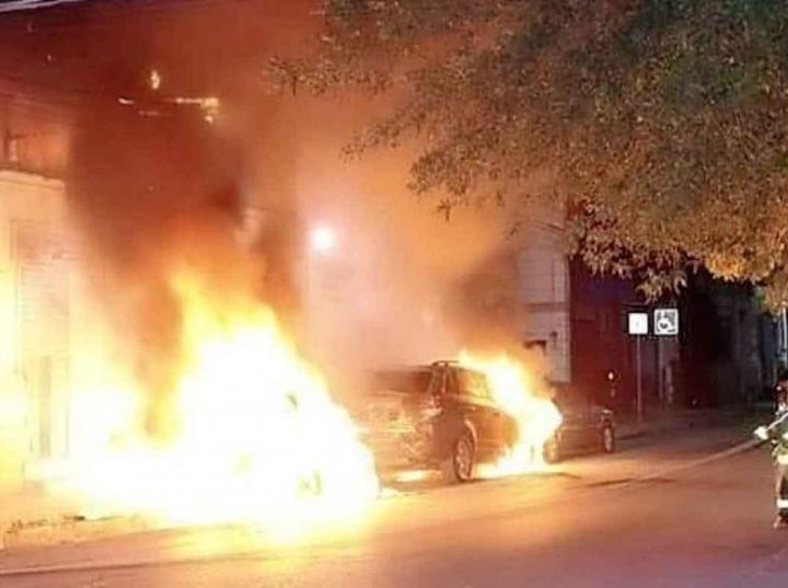 Este es el tercer ataque en contra de vehículos estacionados en Nuevo León. FOTO: ABC Noticias