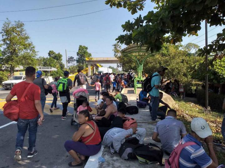 Cerca de 3 mil migrantes entraron a México esta mañana. Foto: Especial
