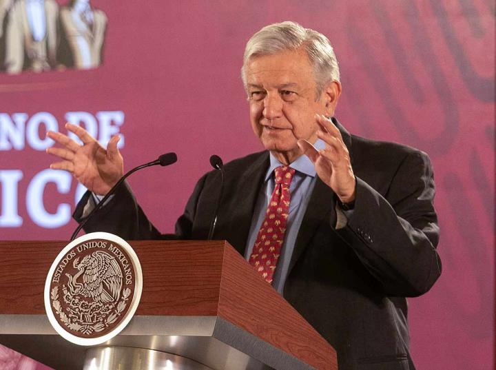 López Obrador se reúne con el SNTE
