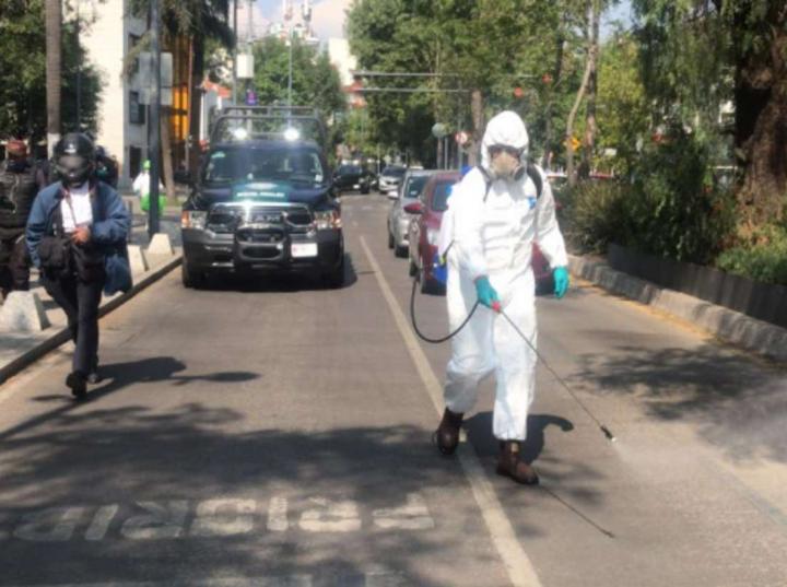 Alcaldía Miguel Hidalgo sanitiza calles de Polanco 