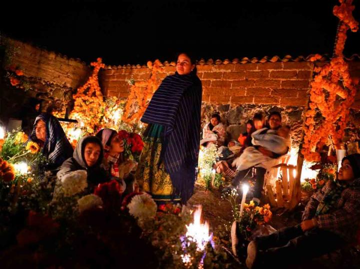 Autoridades de Pátzcuaro, Michoacán, ya alistan los preparativos para realizar la tradicional Noche de Muertos el próximo 1 y 2 de noviembre. Foto: Cuartoscuro