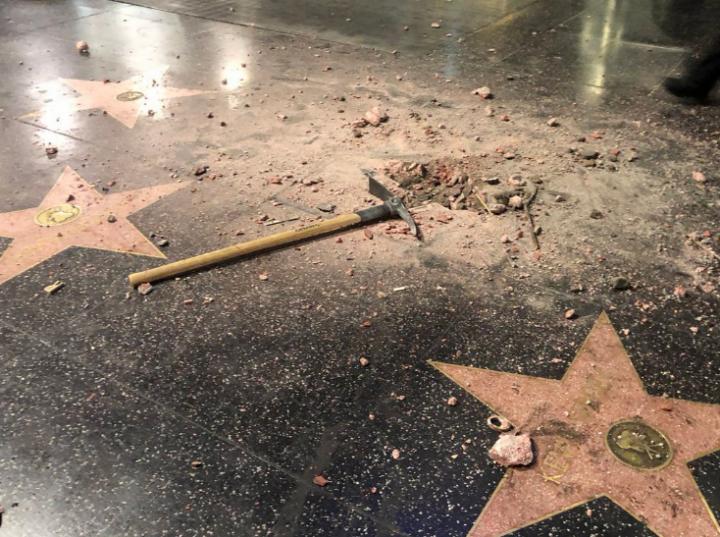 Destruyen estrella de Donald Trump en el paseo de la fama de Hollywood