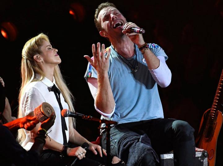 Shakira y Chris Martin, vocalista de Coldplay cantan en español en cumbre del G20