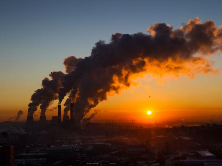 Empresas deberán comprometerse en la lucha contra el cambio climático