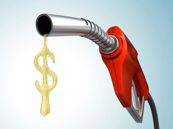 95% más cara gasolina magna hoy, que su costo real: Ángel Verdugo. Foto: Pixabay License