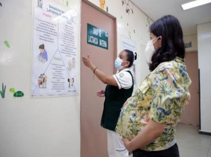 La leche materna se vuelve un factor vital para los bebés, al brindarles los nutrientes adecuados para crecer y desarrollarse, indicó la maestra Sandra Beatriz González Mota, de la Coordinación Técnica de Enfermería | FOTO: IMSS