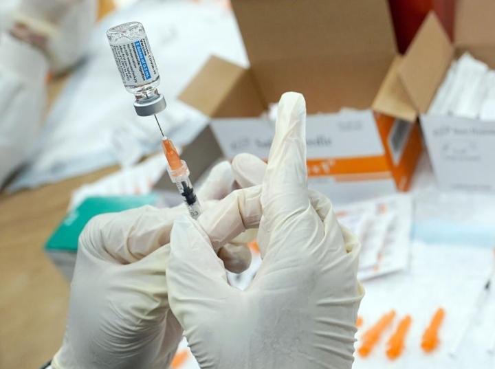 Nueva York impondrá mandato de vacuna a los empleadores del sector privado | FOTO: AP