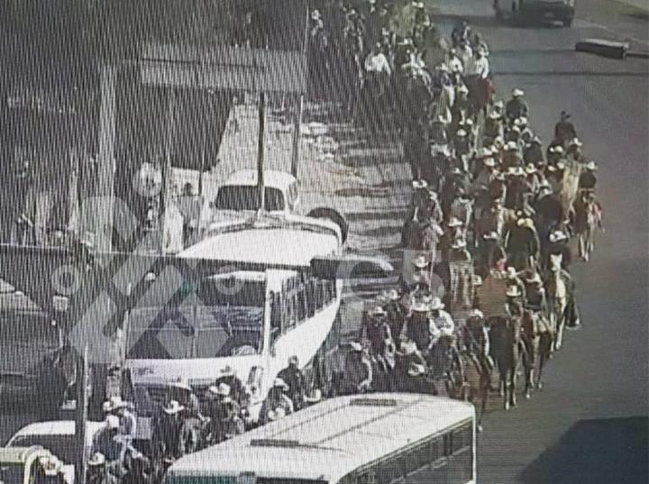 Peregrinos cabalgan hacia la Basílica de Guadalupe | Foto Twitter: @C5_CDMX