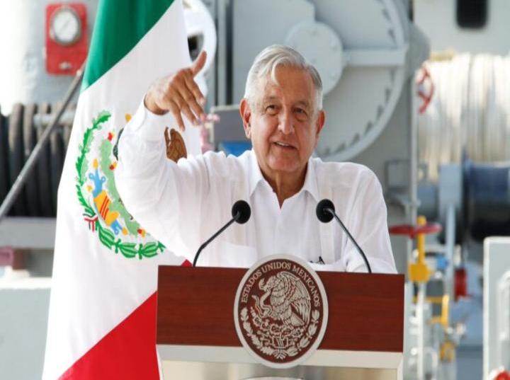 Presidente conmemora Día de la Armada en Colima; Fuerzas Armadas son instituciones sólidas que respaldan al país, afirma | FOTO: Especial