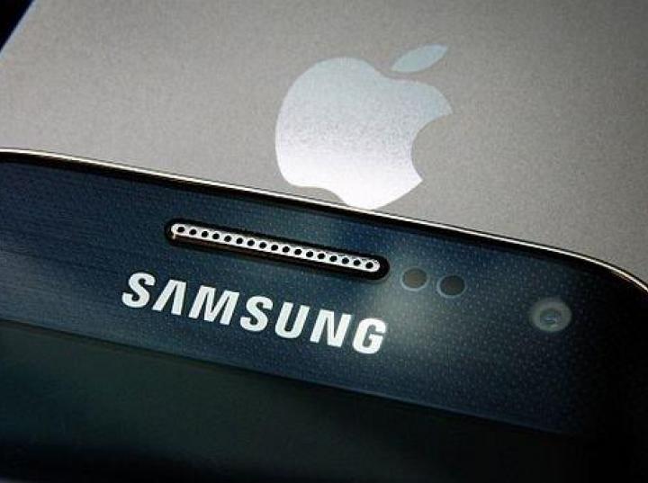 Samsung obligada a pagar 9 mdd a Apple por “deslizar para desbloquear”