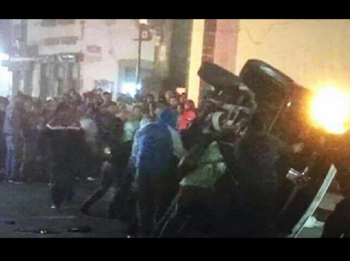 Se registran saqueos e incendio de automóviles en Zacatlán, Puebla