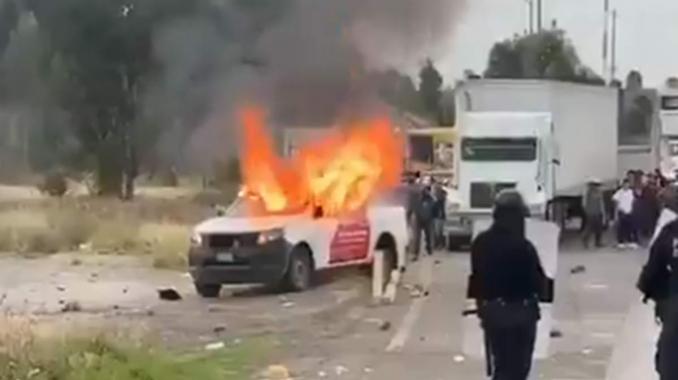 Se enfrentan policías y pobladores en Zacatepec, Puebla. Noticias en tiempo real
