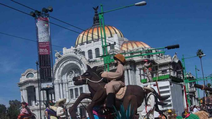 Aquí, ruta y cortes viales por Desfile de la Revolución Mexicana . Noticias en tiempo real