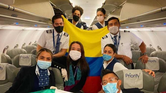 Connacionales varados en Colombia regresan a México. Noticias en tiempo real