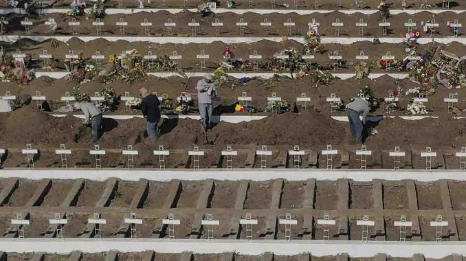 Cementerio de Chile prepara miles de tumbas por coronavirus. Noticias en tiempo real