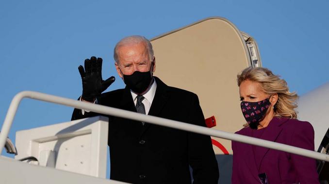 Biden aterriza en base aérea de Andrews para asumir presidencia de EEUU. Noticias en tiempo real
