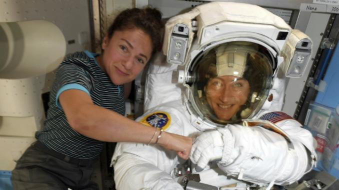 NASA adelanta caminata espacial de mujeres. Noticias en tiempo real
