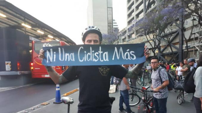 Ciclistas de la Ciudad de México se organizaron para protestar en favor de sus derechos. Noticias en tiempo real